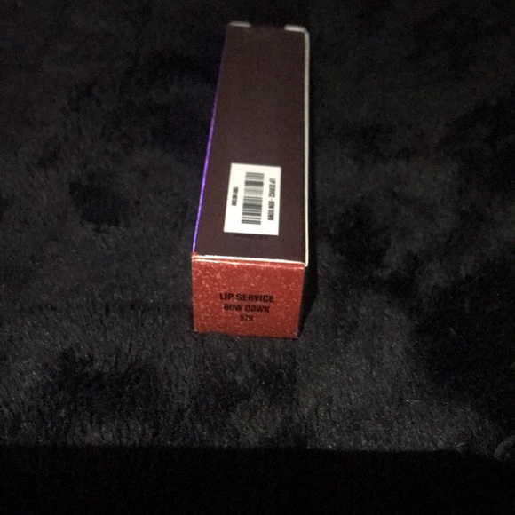 IL MAKIAGE HI-SHINE LIP GLAZE (BOW DOWN) - Picture 5 of 5